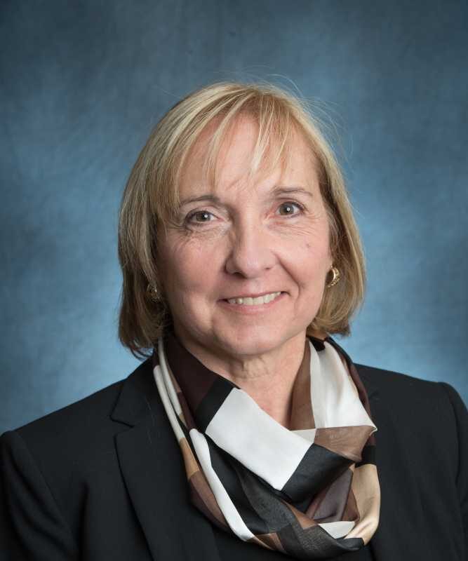 Professional Headshot of Lisa Pappas