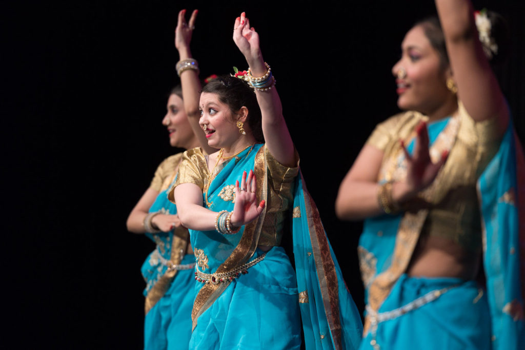 indian dancers