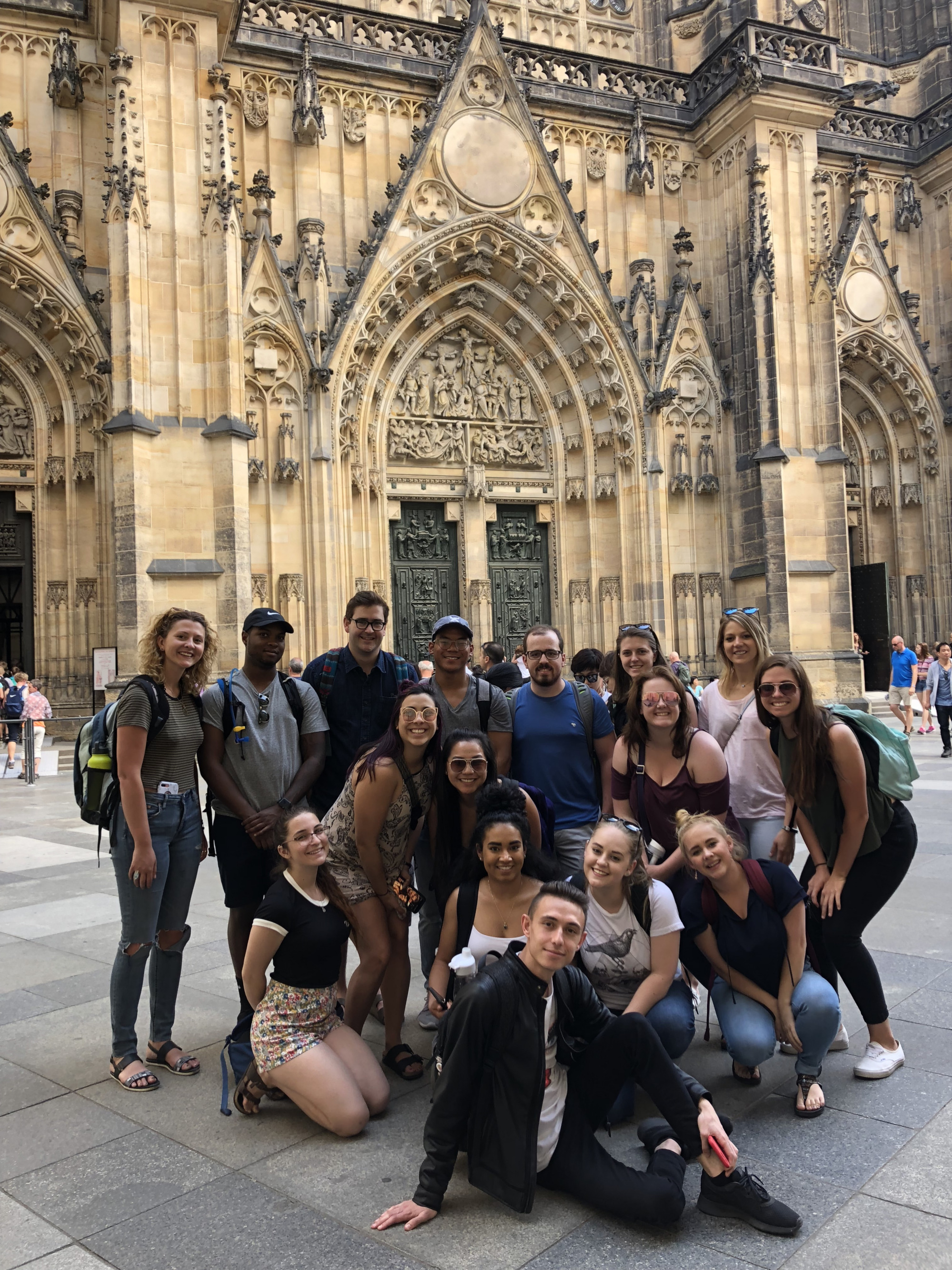 A group of students in front of a cathedral in Prague