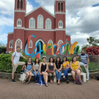 Group of students in front of a building in Costa Rica